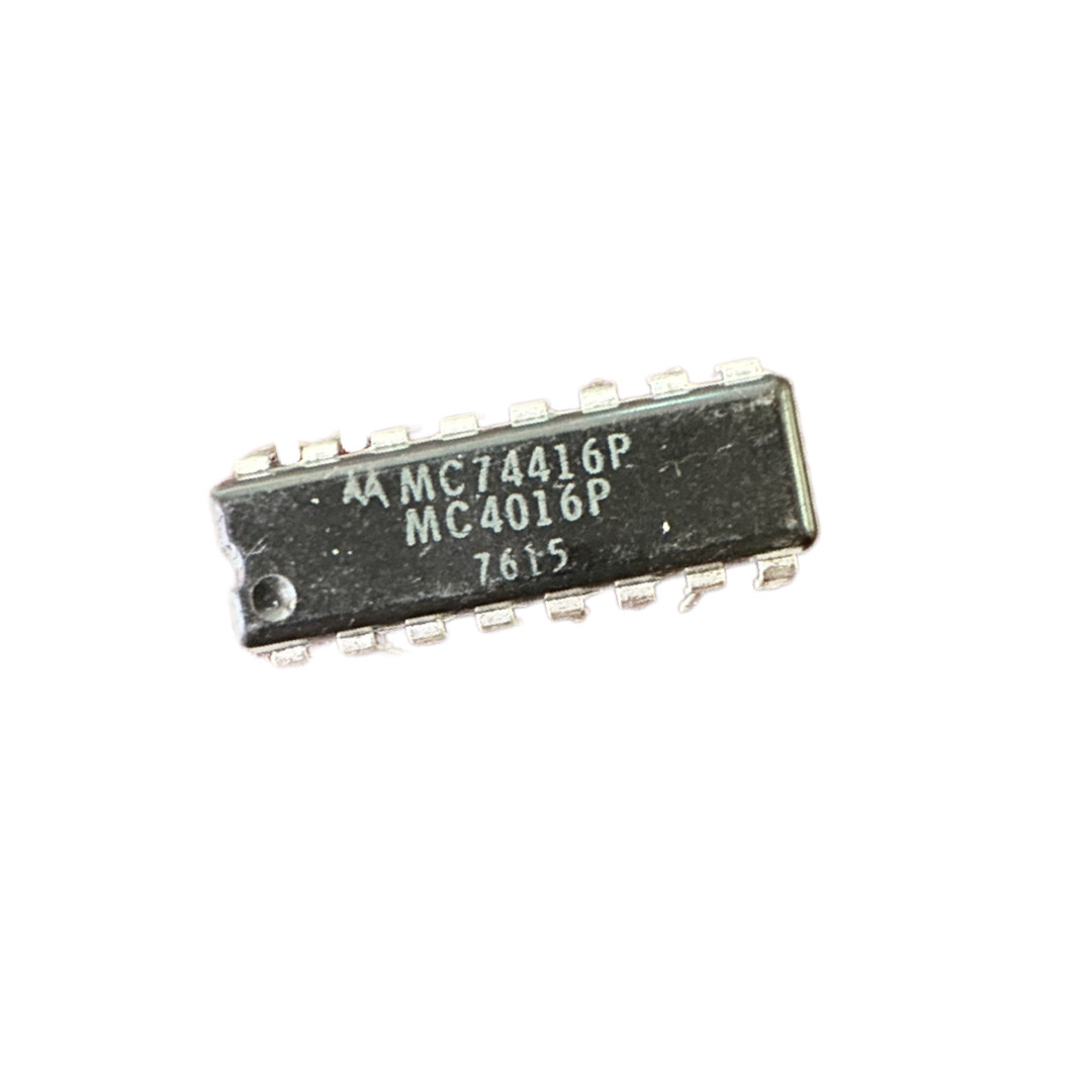  آی سی MC74416P-2
